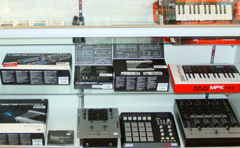 Audio / MIDI / Music Instrument Display Case